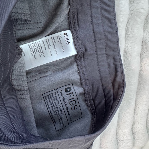 FIGS Scrub Pants Zamora Joggers- Graphite- Small/Petite - Picture 3 of 5